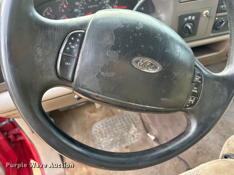 image for item DW6725 2001 Ford F250 Super Duty XLT SuperCab pickup truck