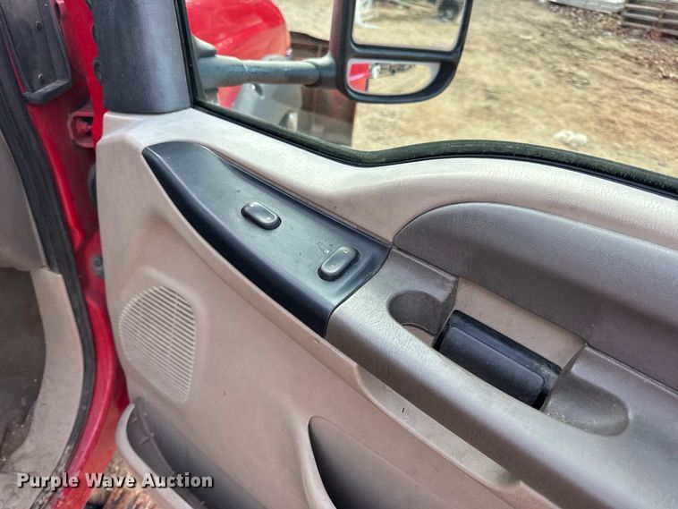 image for item DW6725 2001 Ford F250 Super Duty XLT SuperCab pickup truck