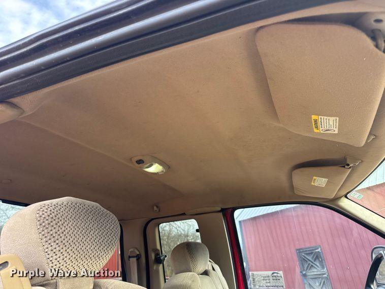 image for item DW6725 2001 Ford F250 Super Duty XLT SuperCab pickup truck