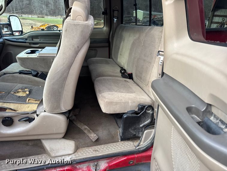 image for item DW6725 2001 Ford F250 Super Duty XLT SuperCab pickup truck