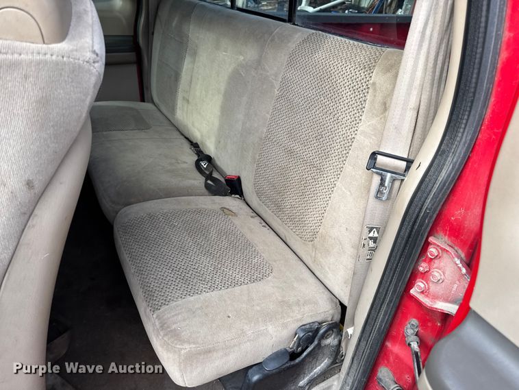 image for item DW6725 2001 Ford F250 Super Duty XLT SuperCab pickup truck