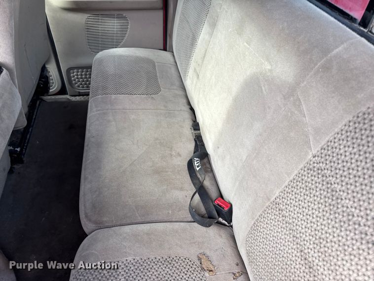 image for item DW6725 2001 Ford F250 Super Duty XLT SuperCab pickup truck