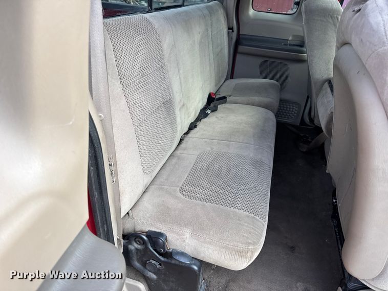 image for item DW6725 2001 Ford F250 Super Duty XLT SuperCab pickup truck