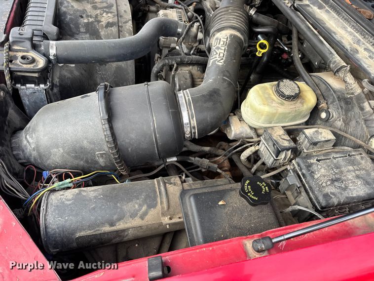 image for item DW6725 2001 Ford F250 Super Duty XLT SuperCab pickup truck