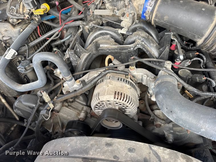 image for item DW6725 2001 Ford F250 Super Duty XLT SuperCab pickup truck