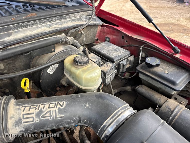 image for item DW6725 2001 Ford F250 Super Duty XLT SuperCab pickup truck