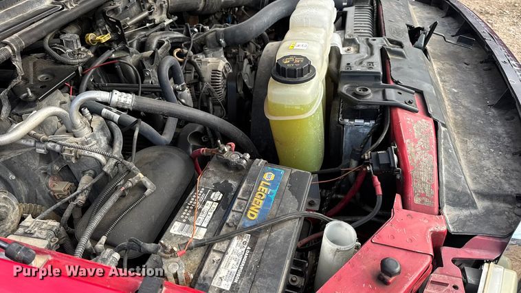 image for item DW6725 2001 Ford F250 Super Duty XLT SuperCab pickup truck