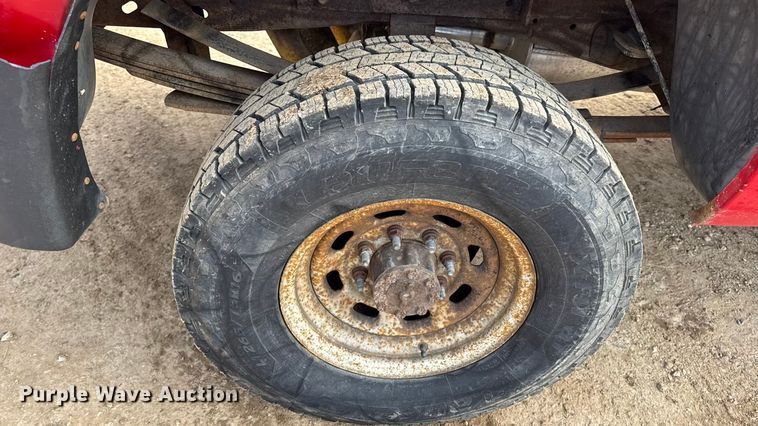 image for item DW6725 2001 Ford F250 Super Duty XLT SuperCab pickup truck