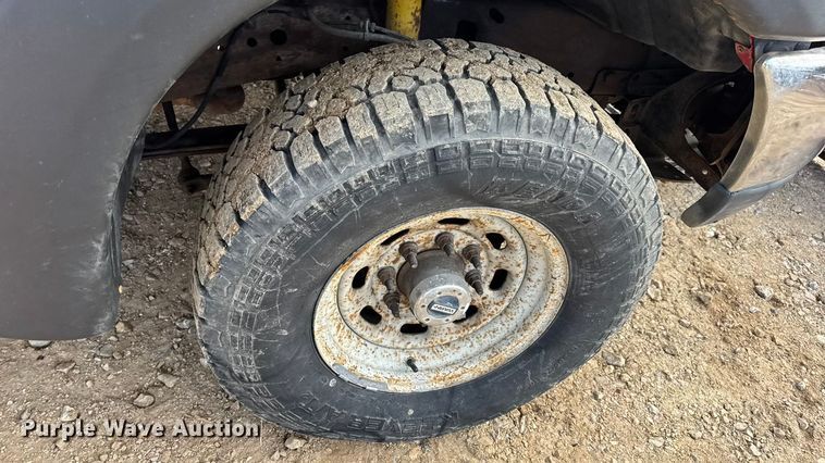 image for item DW6725 2001 Ford F250 Super Duty XLT SuperCab pickup truck