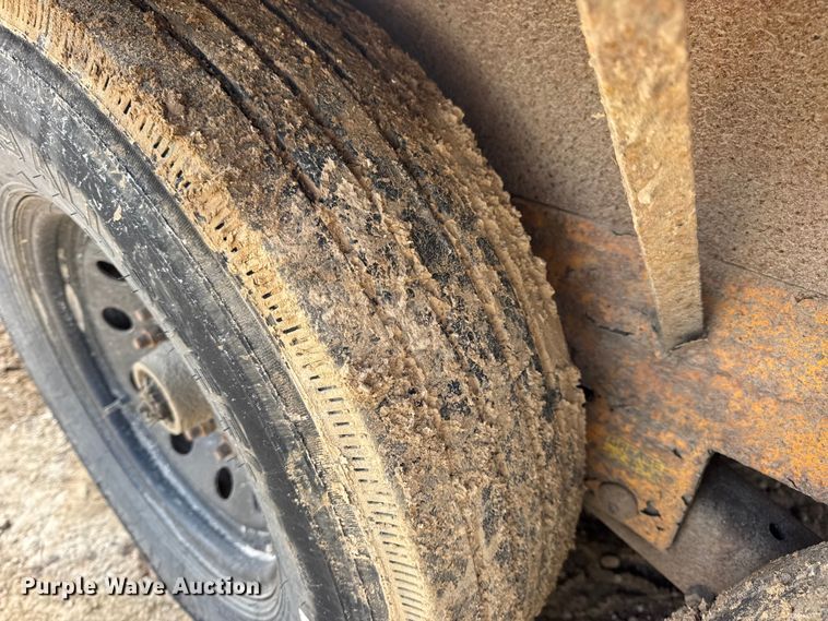 image for item DW6726 2014 Red Oak Mfg. Inc. utility trailer