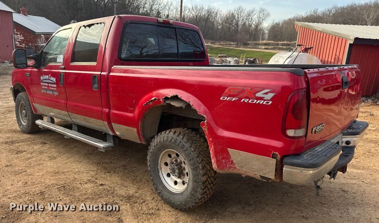 image for item DW6729 2004 Ford F250 Super Duty XLT Crew Cab pickup truck