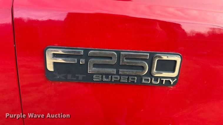 image for item DW6729 2004 Ford F250 Super Duty XLT Crew Cab pickup truck