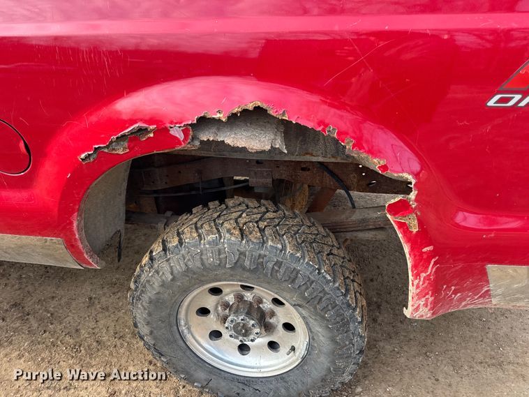 image for item DW6729 2004 Ford F250 Super Duty XLT Crew Cab pickup truck