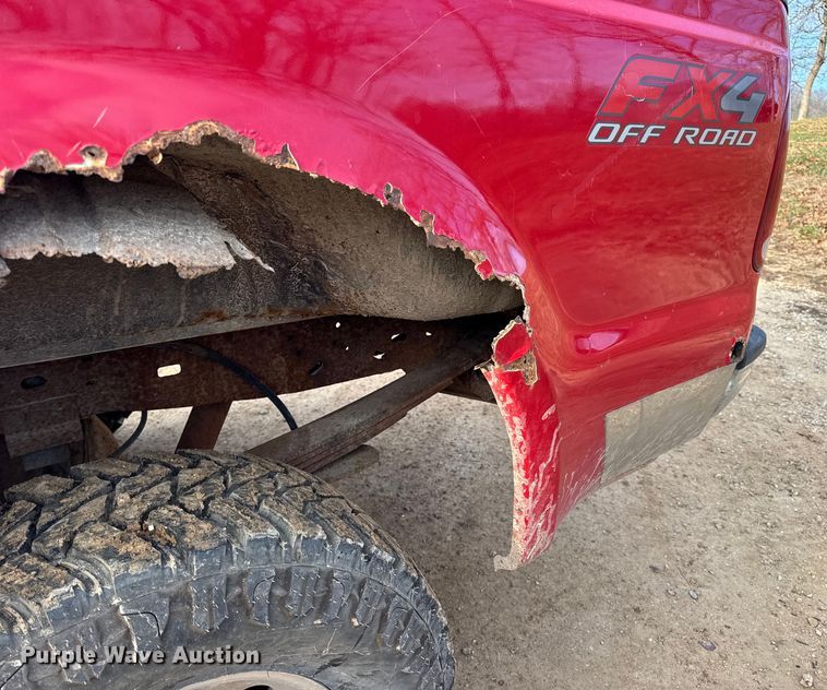 image for item DW6729 2004 Ford F250 Super Duty XLT Crew Cab pickup truck