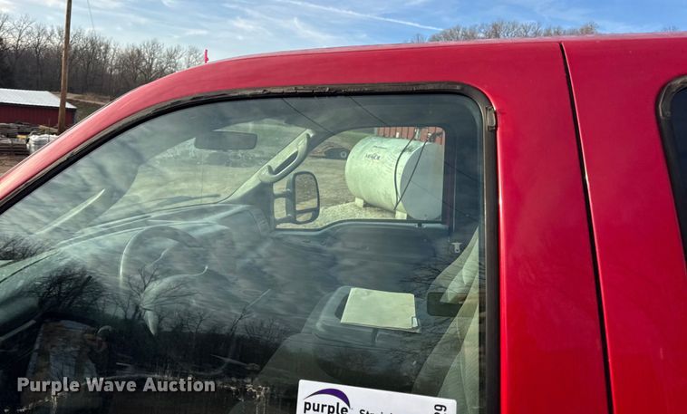 image for item DW6729 2004 Ford F250 Super Duty XLT Crew Cab pickup truck