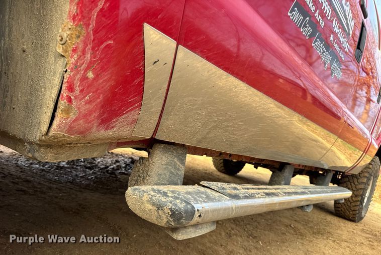 image for item DW6729 2004 Ford F250 Super Duty XLT Crew Cab pickup truck