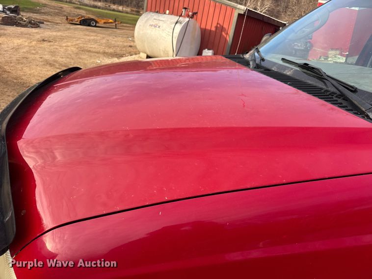 image for item DW6729 2004 Ford F250 Super Duty XLT Crew Cab pickup truck