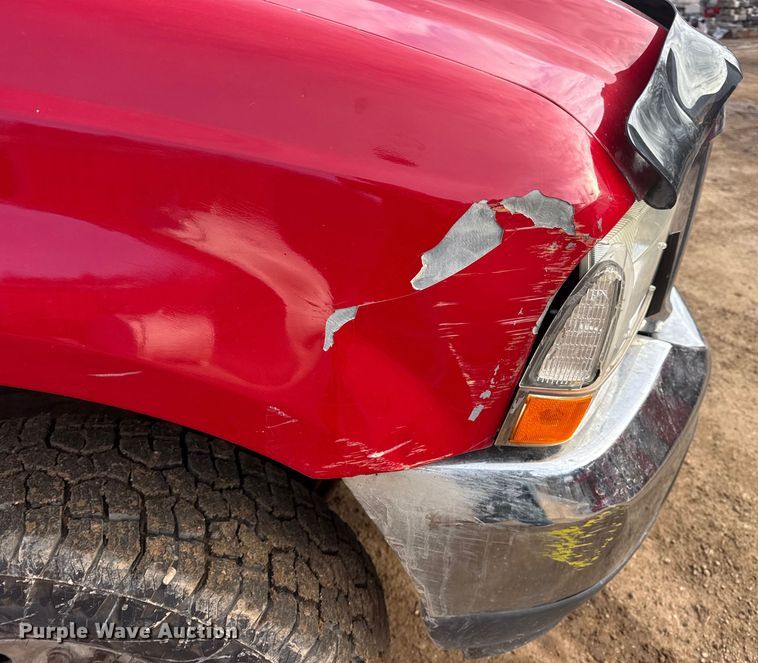 image for item DW6729 2004 Ford F250 Super Duty XLT Crew Cab pickup truck