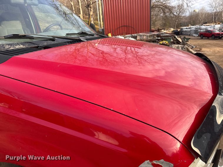 image for item DW6729 2004 Ford F250 Super Duty XLT Crew Cab pickup truck