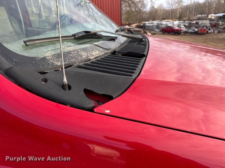 image for item DW6729 2004 Ford F250 Super Duty XLT Crew Cab pickup truck