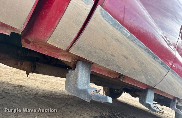 image for item DW6729 2004 Ford F250 Super Duty XLT Crew Cab pickup truck