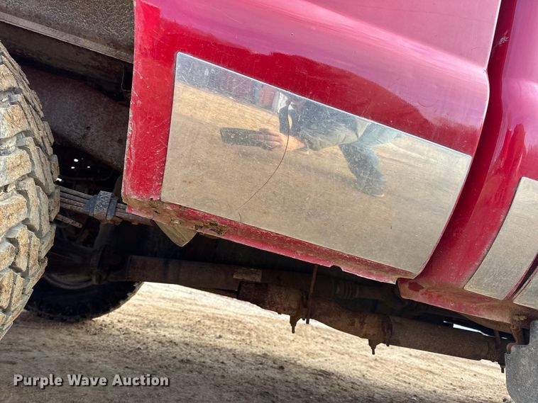 image for item DW6729 2004 Ford F250 Super Duty XLT Crew Cab pickup truck