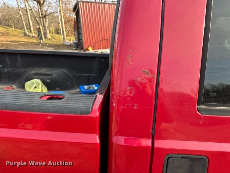 image for item DW6729 2004 Ford F250 Super Duty XLT Crew Cab pickup truck