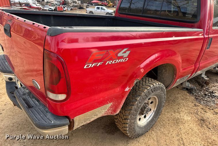 image for item DW6729 2004 Ford F250 Super Duty XLT Crew Cab pickup truck
