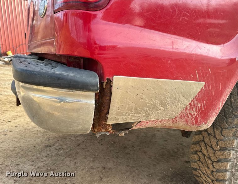 image for item DW6729 2004 Ford F250 Super Duty XLT Crew Cab pickup truck