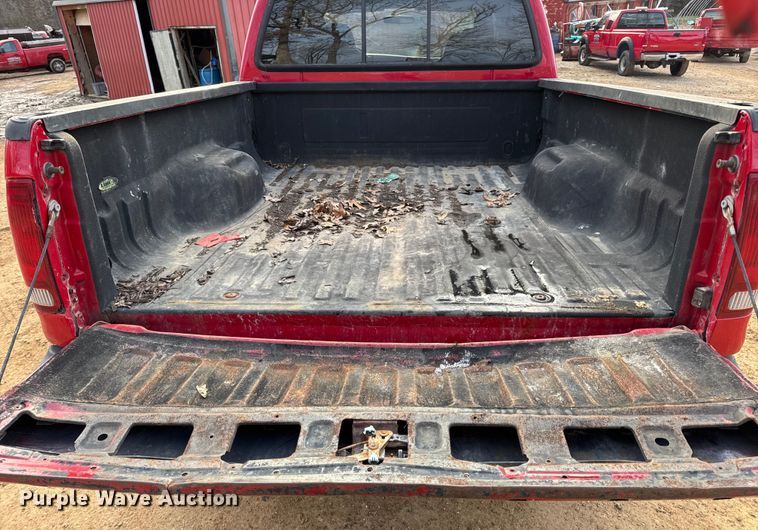 image for item DW6729 2004 Ford F250 Super Duty XLT Crew Cab pickup truck