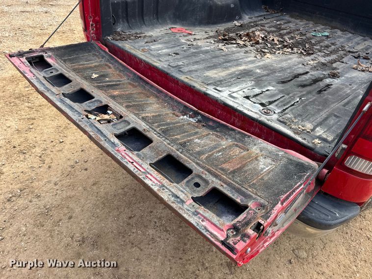 image for item DW6729 2004 Ford F250 Super Duty XLT Crew Cab pickup truck