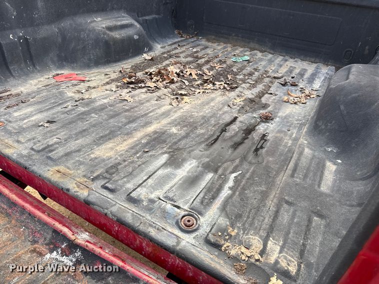 image for item DW6729 2004 Ford F250 Super Duty XLT Crew Cab pickup truck