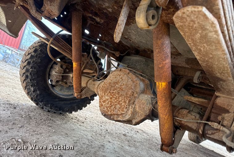 image for item DW6729 2004 Ford F250 Super Duty XLT Crew Cab pickup truck