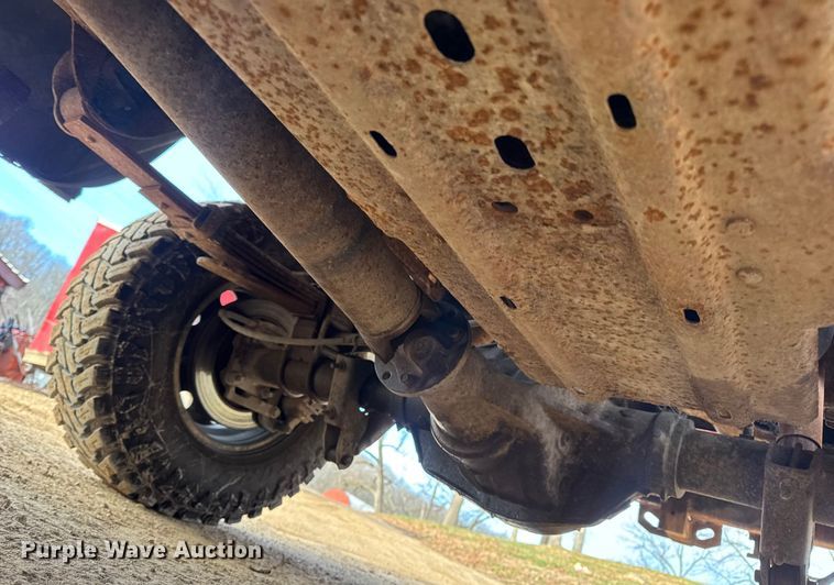 image for item DW6729 2004 Ford F250 Super Duty XLT Crew Cab pickup truck