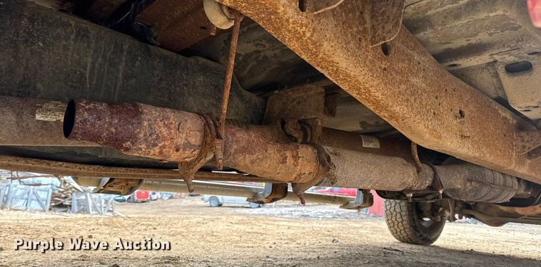 image for item DW6729 2004 Ford F250 Super Duty XLT Crew Cab pickup truck