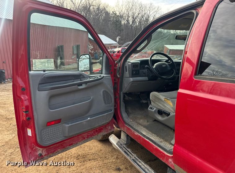 image for item DW6729 2004 Ford F250 Super Duty XLT Crew Cab pickup truck