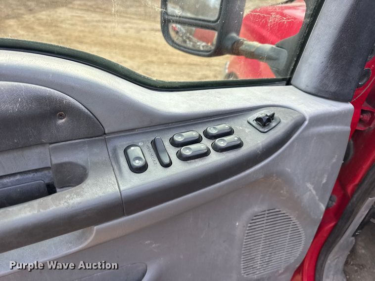 image for item DW6729 2004 Ford F250 Super Duty XLT Crew Cab pickup truck