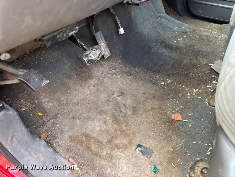 image for item DW6729 2004 Ford F250 Super Duty XLT Crew Cab pickup truck