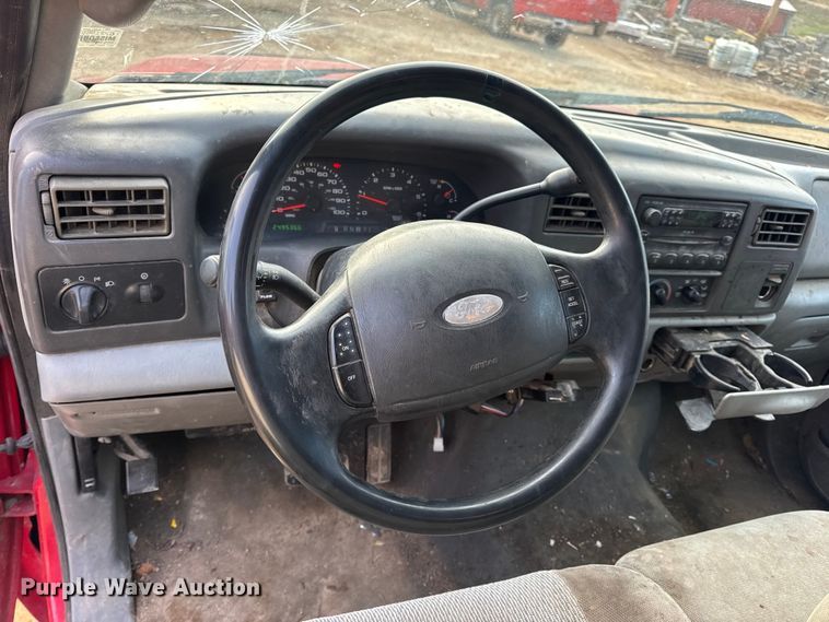 image for item DW6729 2004 Ford F250 Super Duty XLT Crew Cab pickup truck