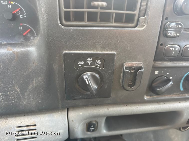 image for item DW6729 2004 Ford F250 Super Duty XLT Crew Cab pickup truck