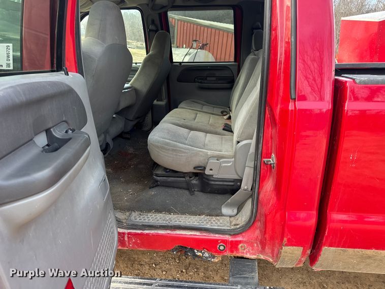 image for item DW6729 2004 Ford F250 Super Duty XLT Crew Cab pickup truck