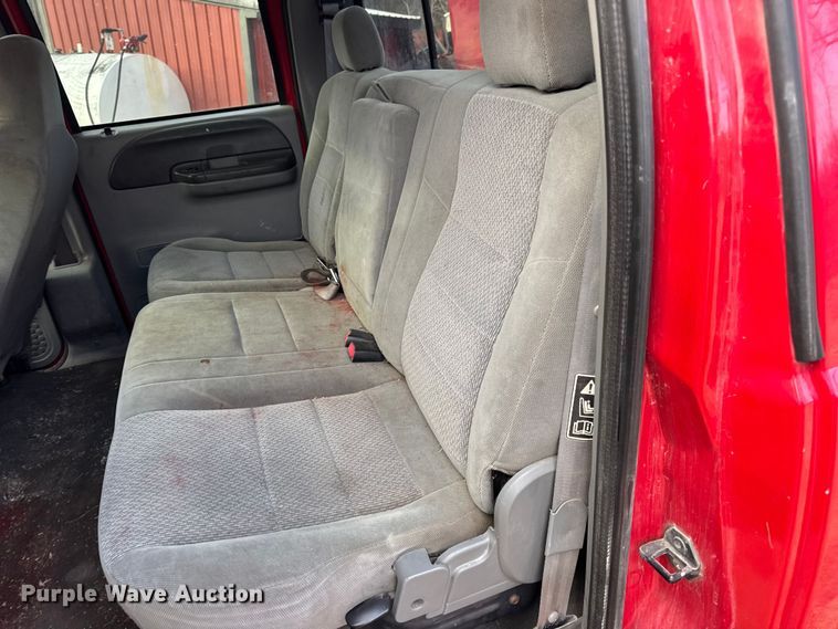 image for item DW6729 2004 Ford F250 Super Duty XLT Crew Cab pickup truck