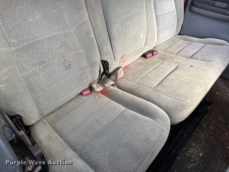 image for item DW6729 2004 Ford F250 Super Duty XLT Crew Cab pickup truck