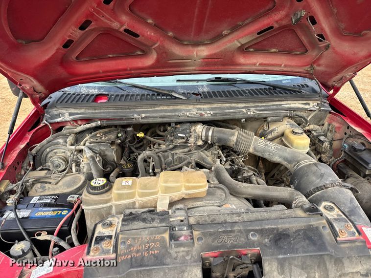 image for item DW6729 2004 Ford F250 Super Duty XLT Crew Cab pickup truck