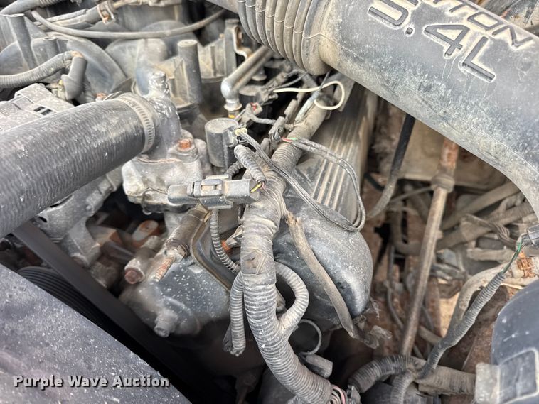 image for item DW6729 2004 Ford F250 Super Duty XLT Crew Cab pickup truck