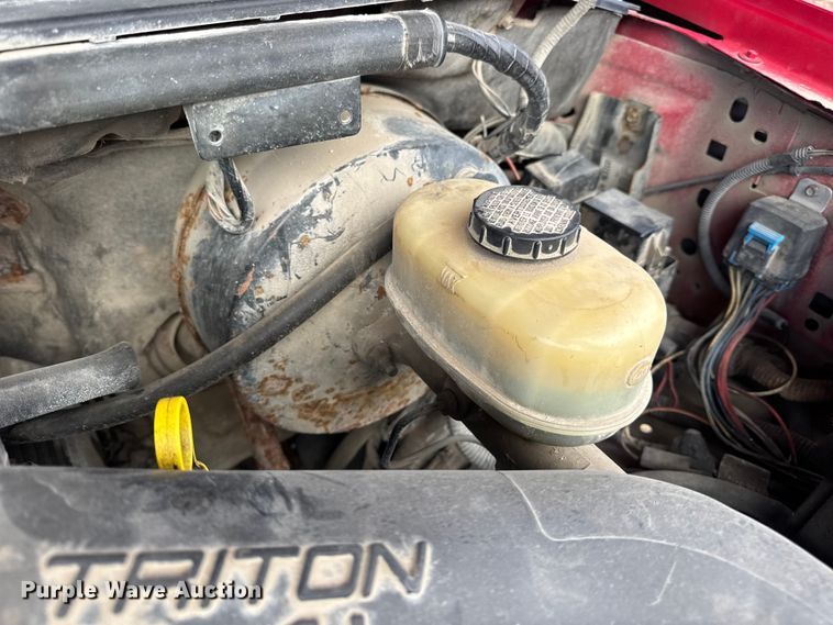 image for item DW6729 2004 Ford F250 Super Duty XLT Crew Cab pickup truck