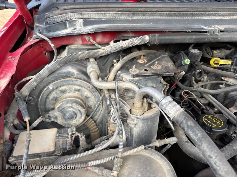 image for item DW6729 2004 Ford F250 Super Duty XLT Crew Cab pickup truck