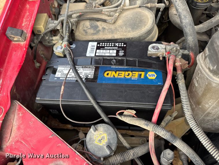 image for item DW6729 2004 Ford F250 Super Duty XLT Crew Cab pickup truck