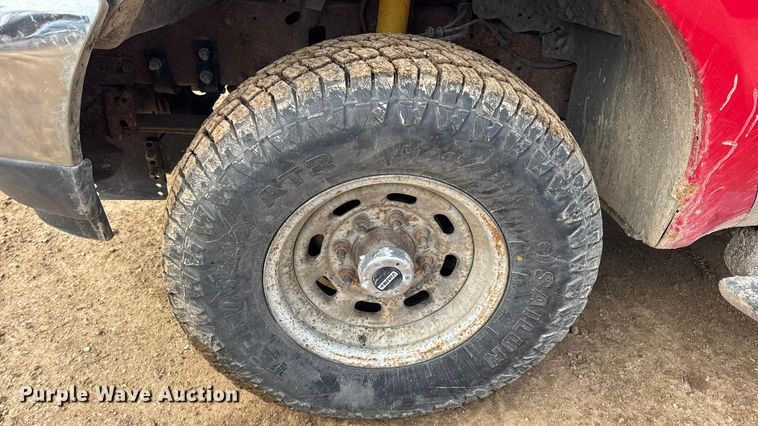 image for item DW6729 2004 Ford F250 Super Duty XLT Crew Cab pickup truck