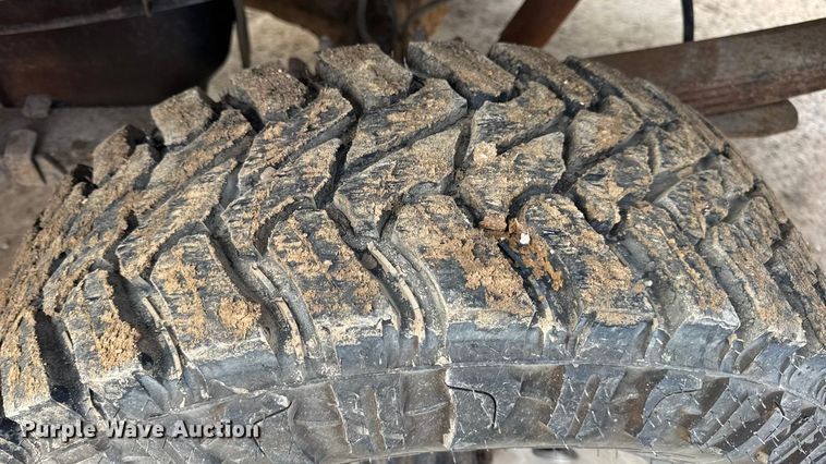 image for item DW6729 2004 Ford F250 Super Duty XLT Crew Cab pickup truck